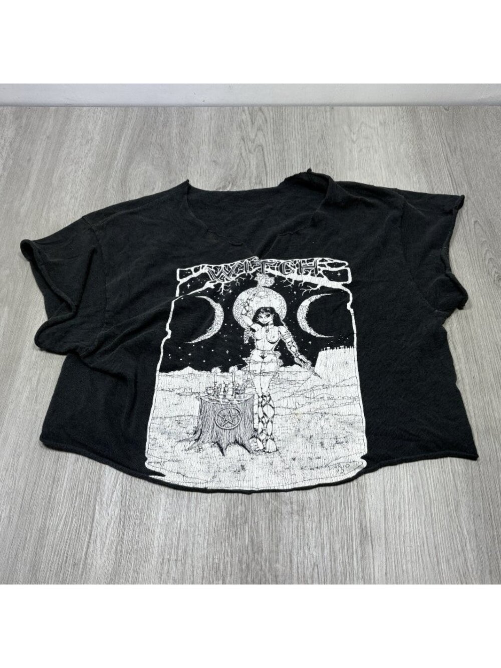 Vintage 90's Witch Wicca Graphic T-Shirt Size Small Cut Thrashed Top Vario 1992